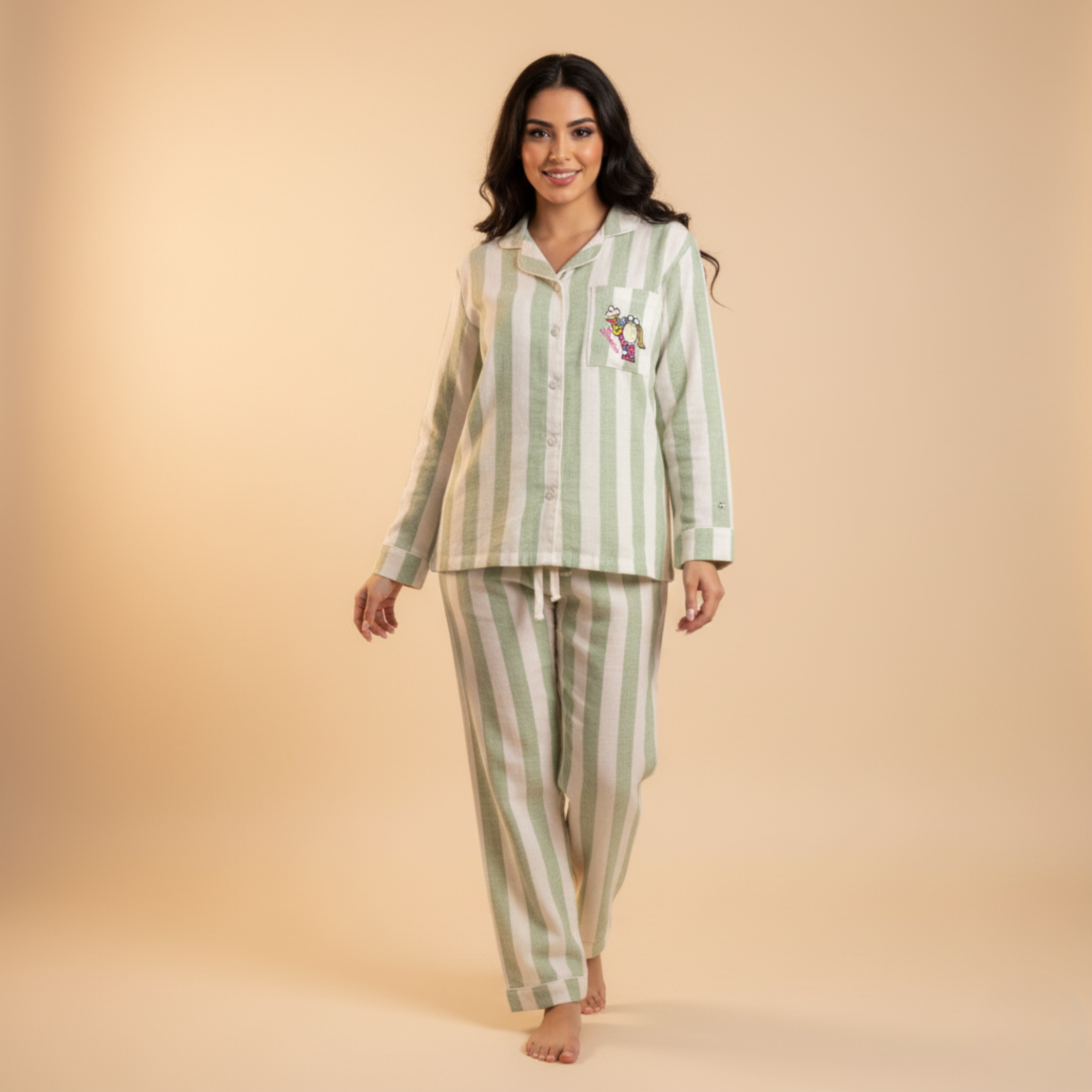 بيجامات قلوب بيضاء نسائية