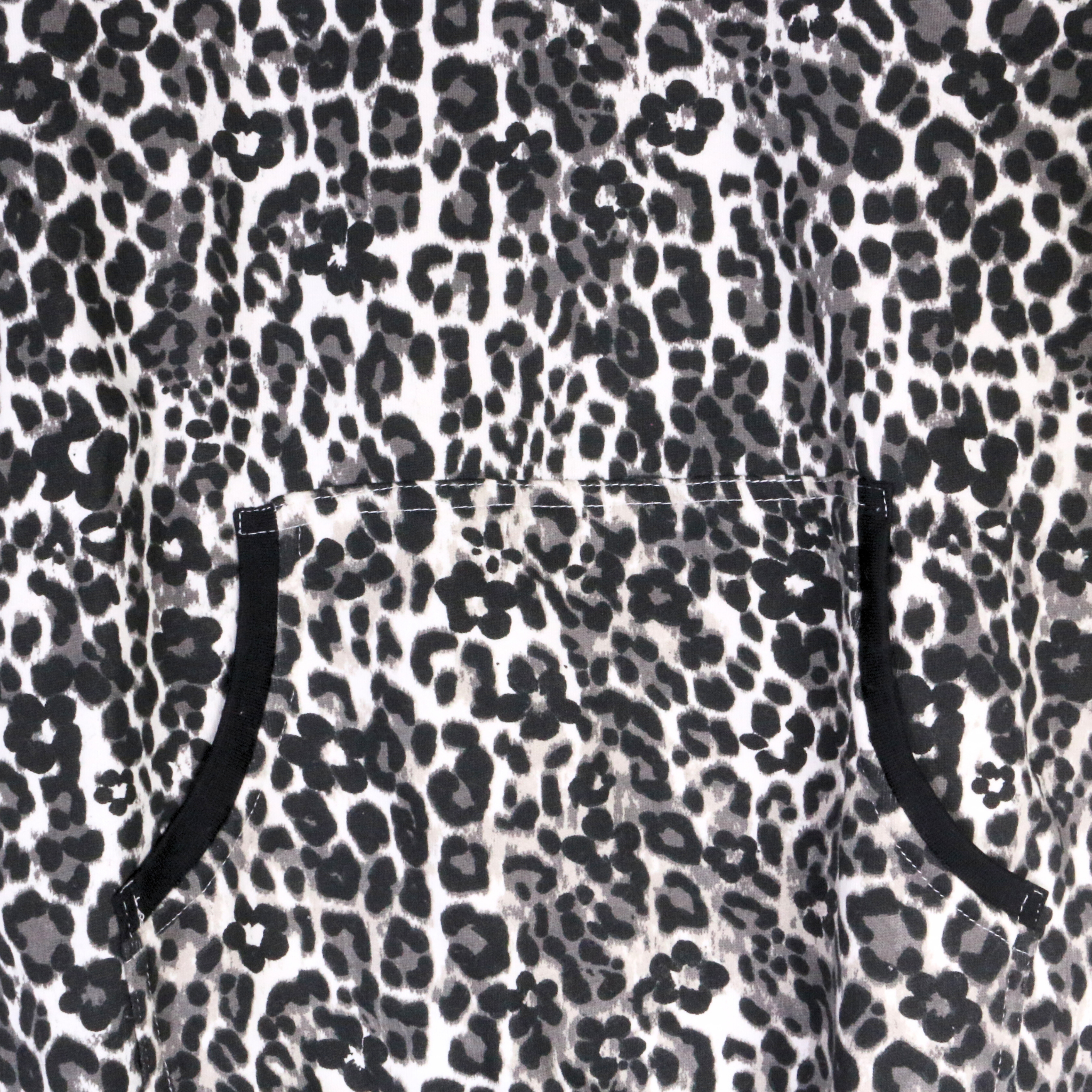 بيجامات قلوب بيضاء نسائية