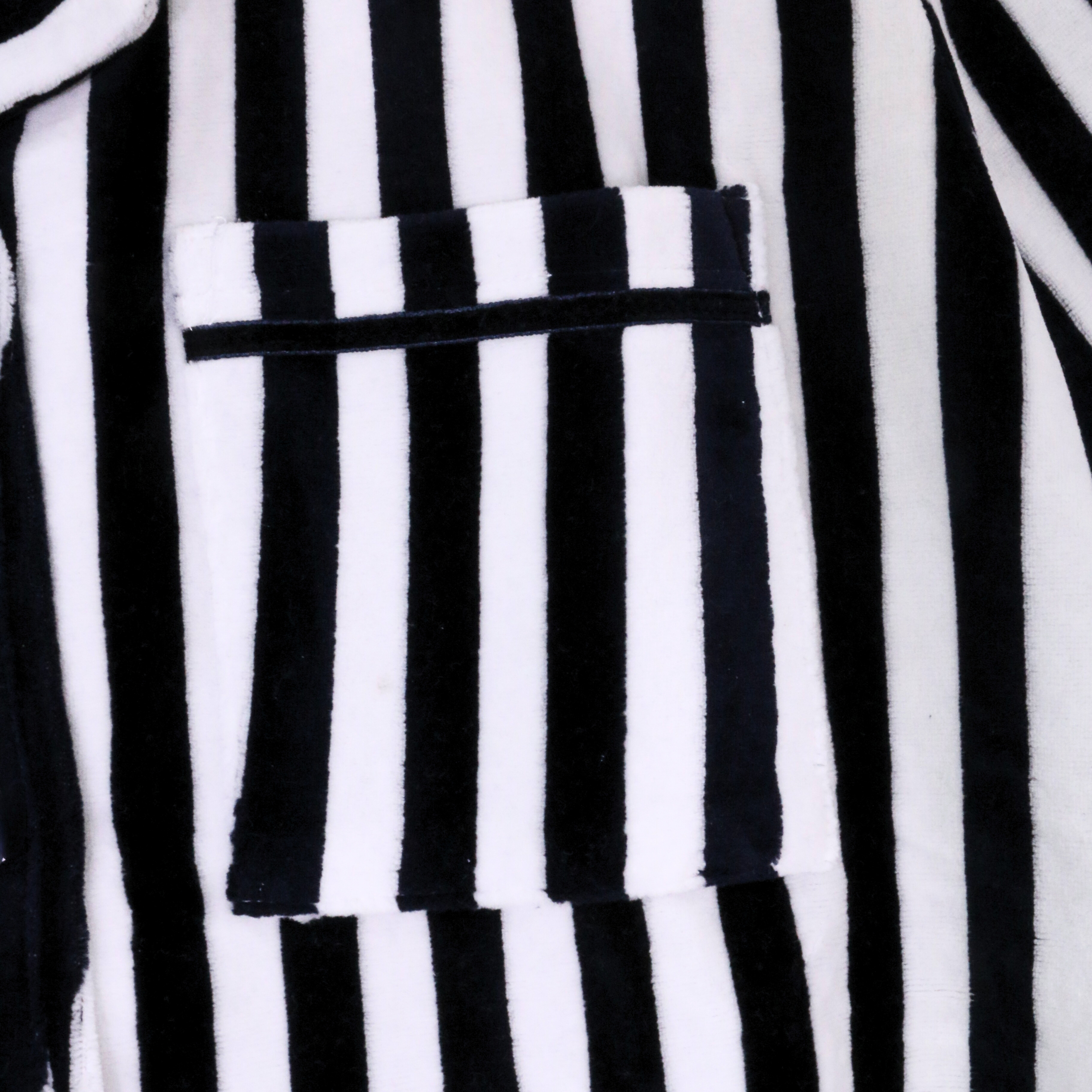 بيجامات قلوب بيضاء نسائية