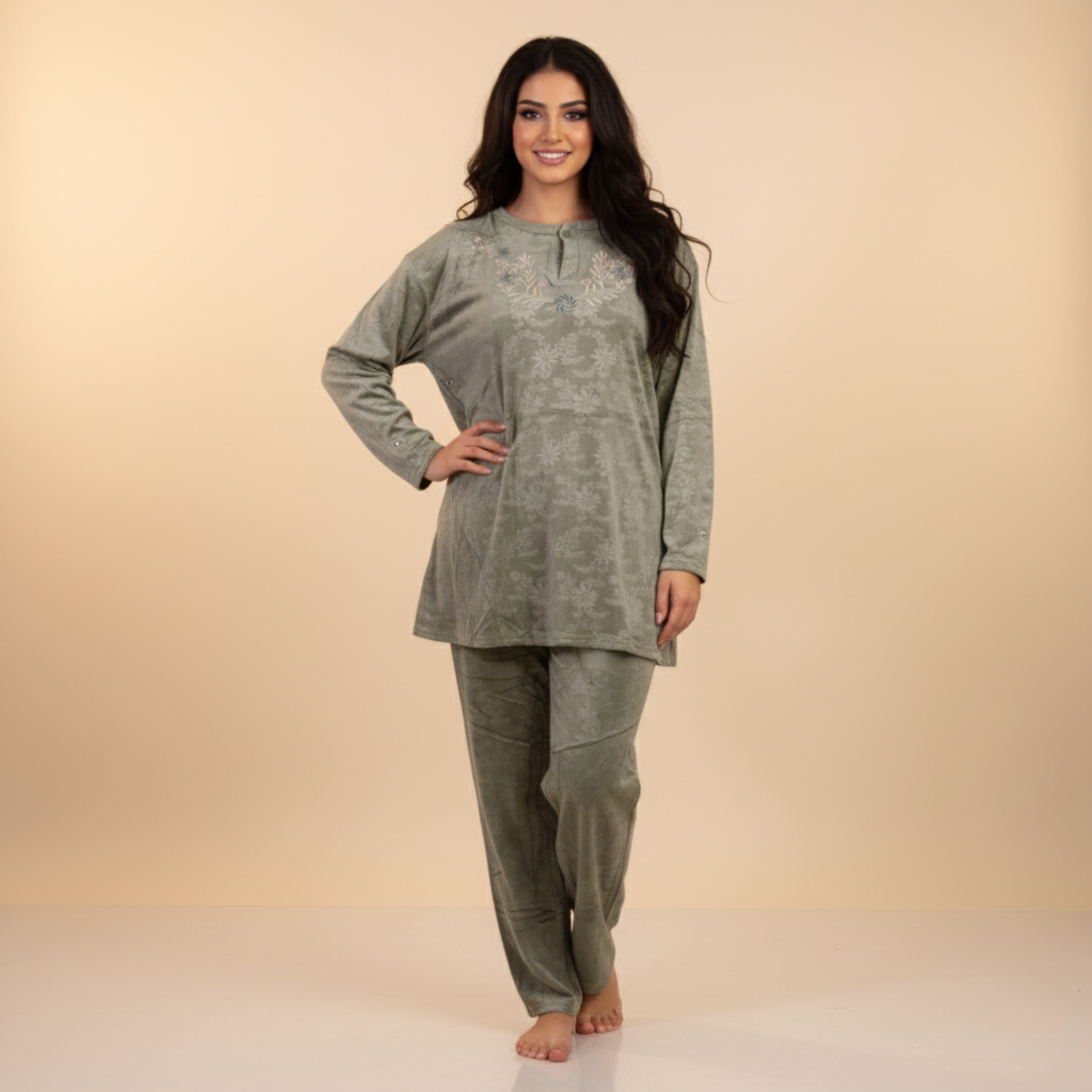 بيجامات قلوب بيضاء نسائية