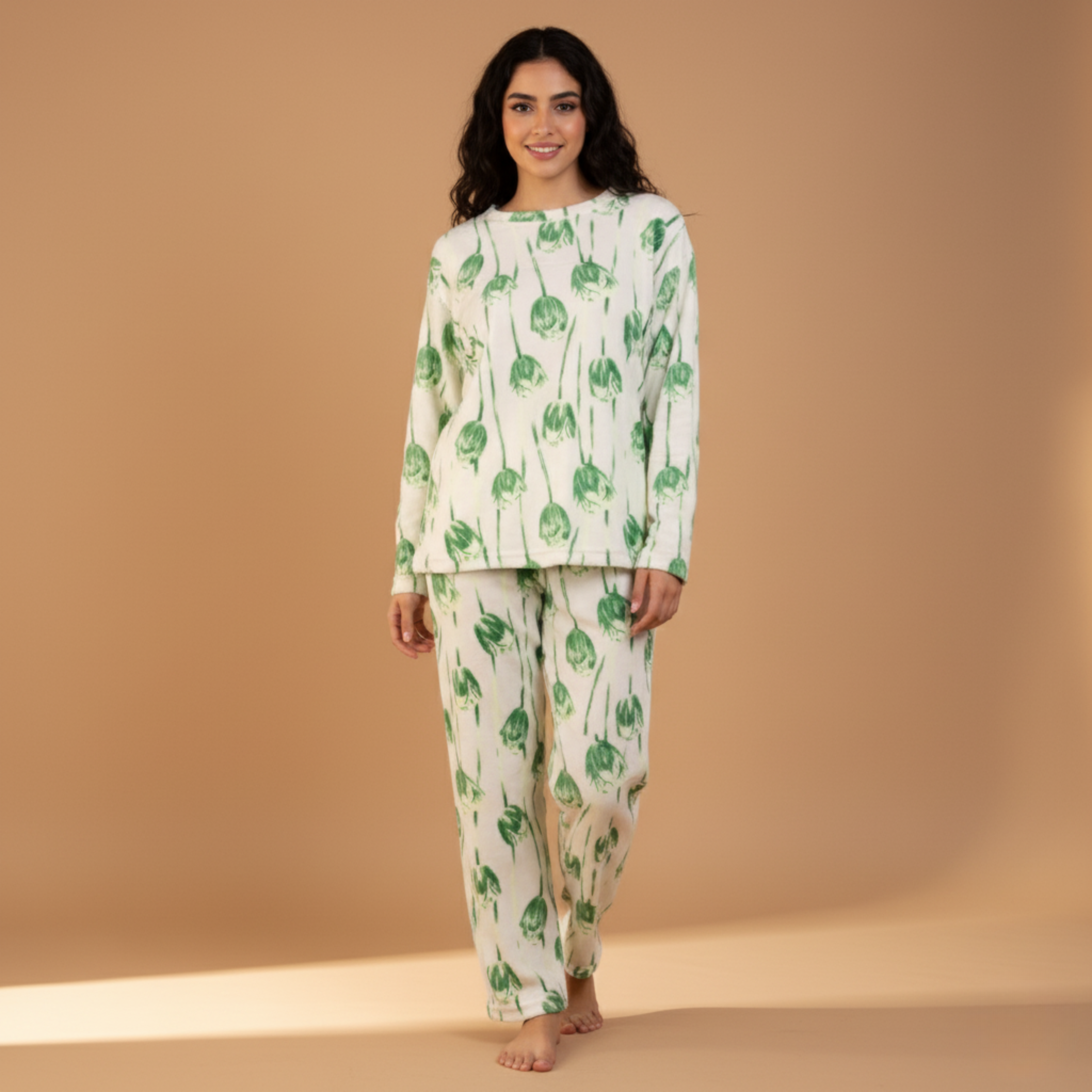 بيجامات قلوب بيضاء نسائية