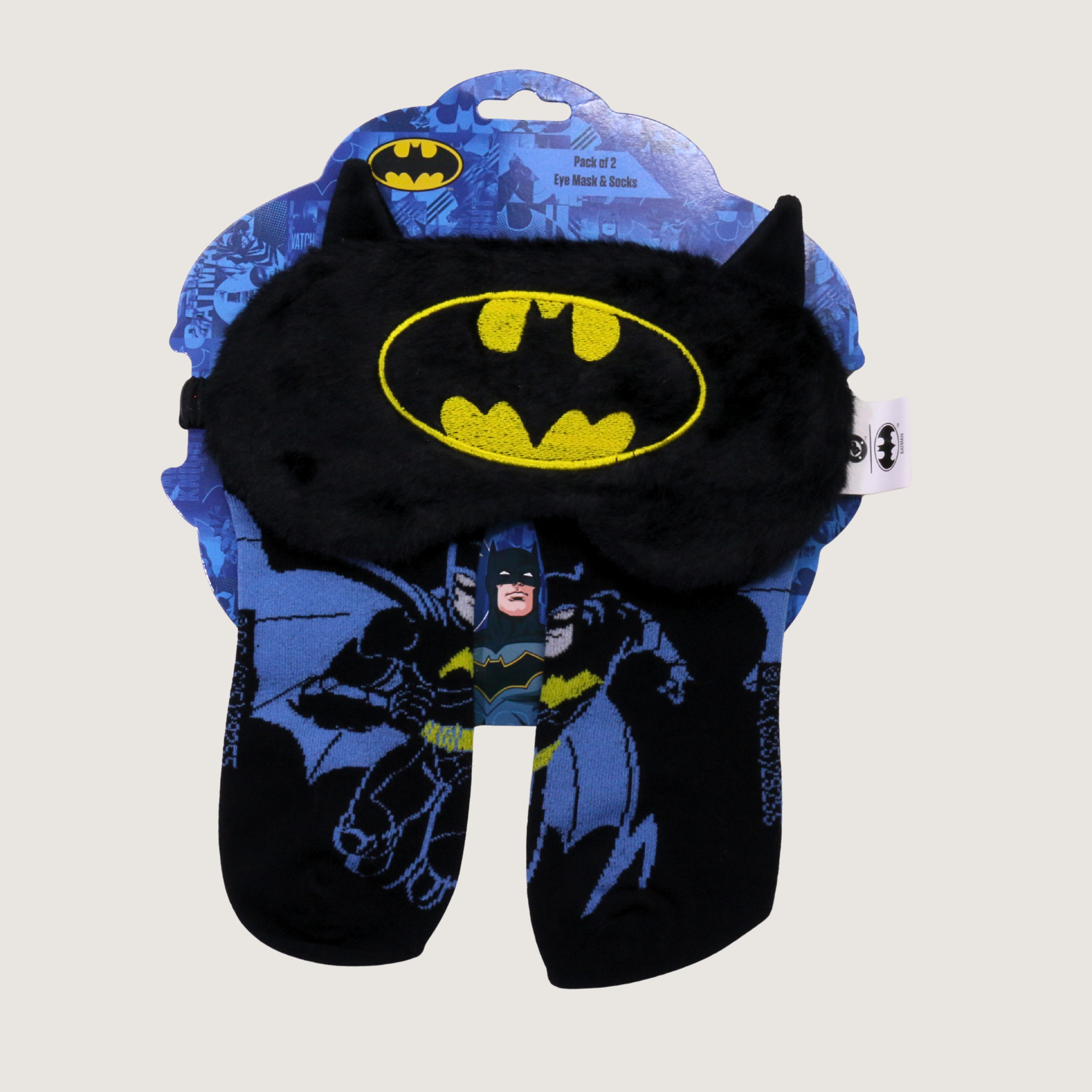 جوارب وأقنعة عيون بتصميم باتمان
