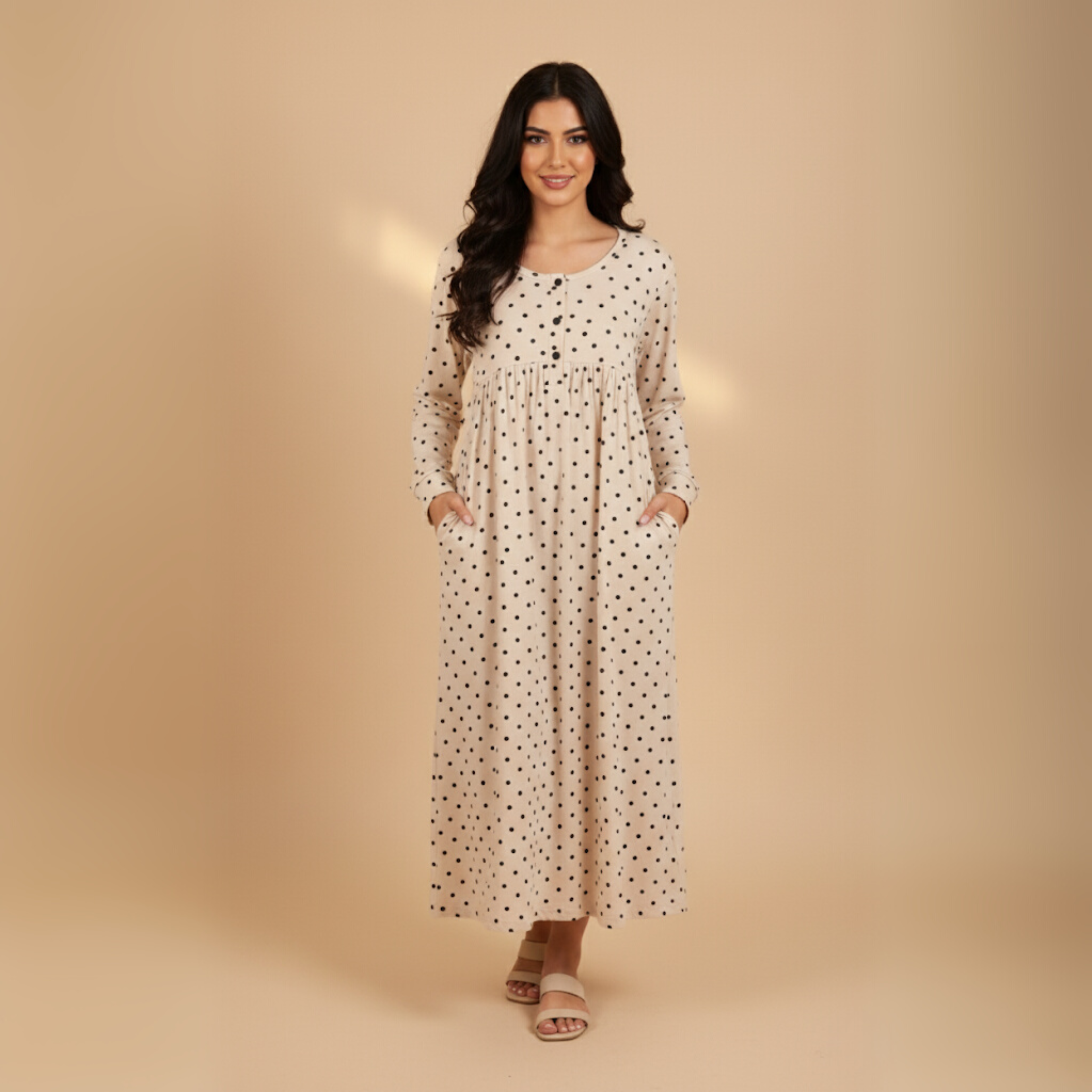 ثوب نوم رمادي بنقاط سوداء