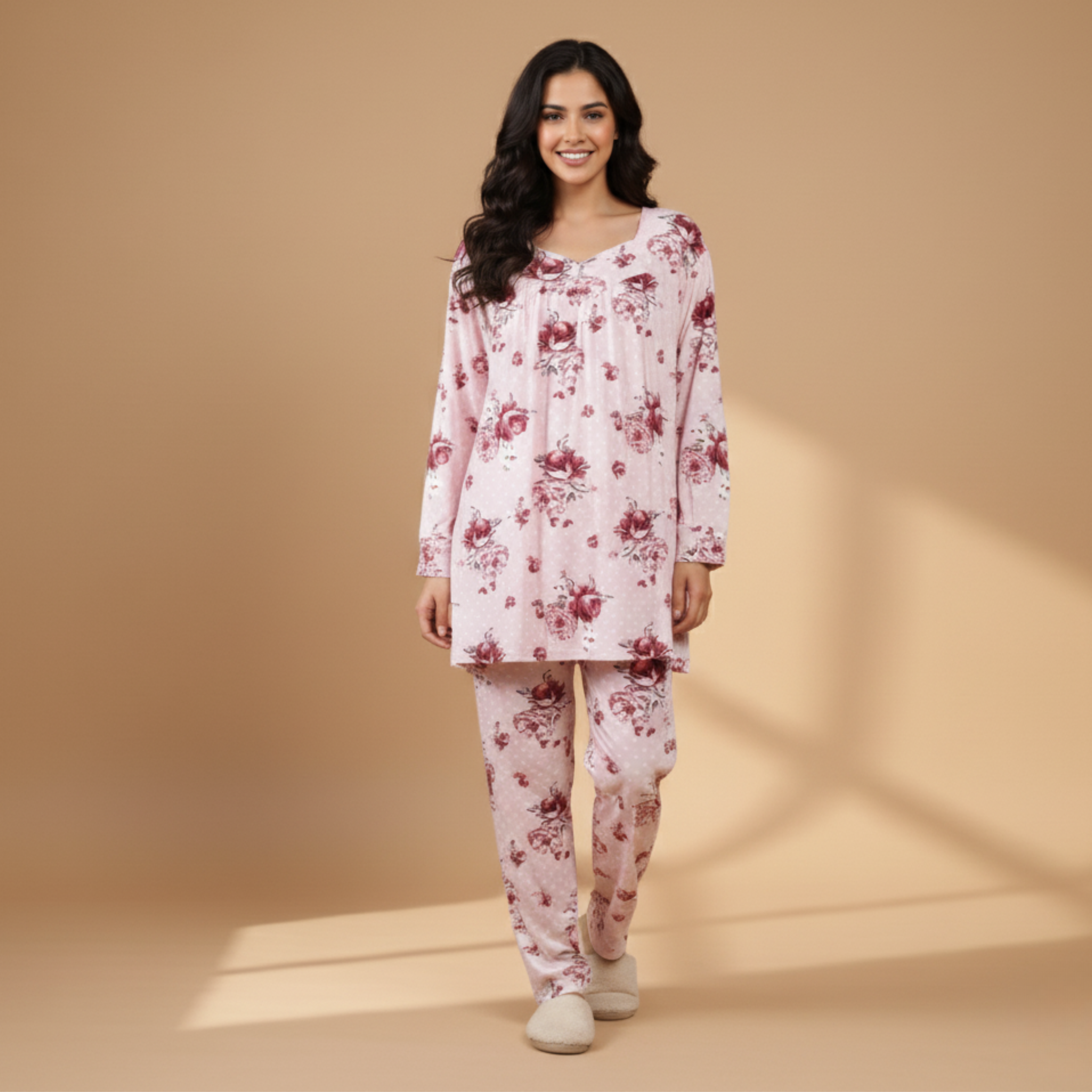 بيجامات نسائية بزهور كستنائية