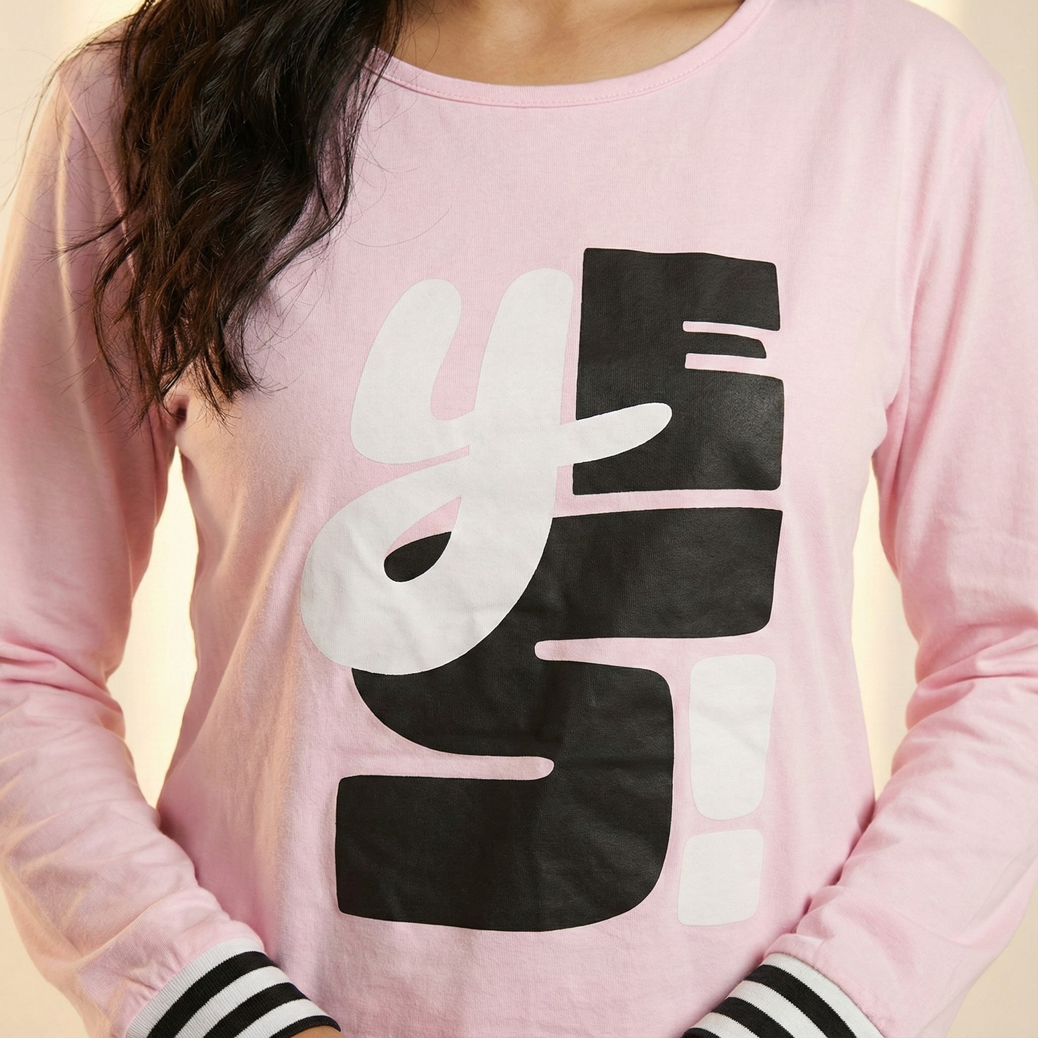 بيجامات قلوب بيضاء نسائية