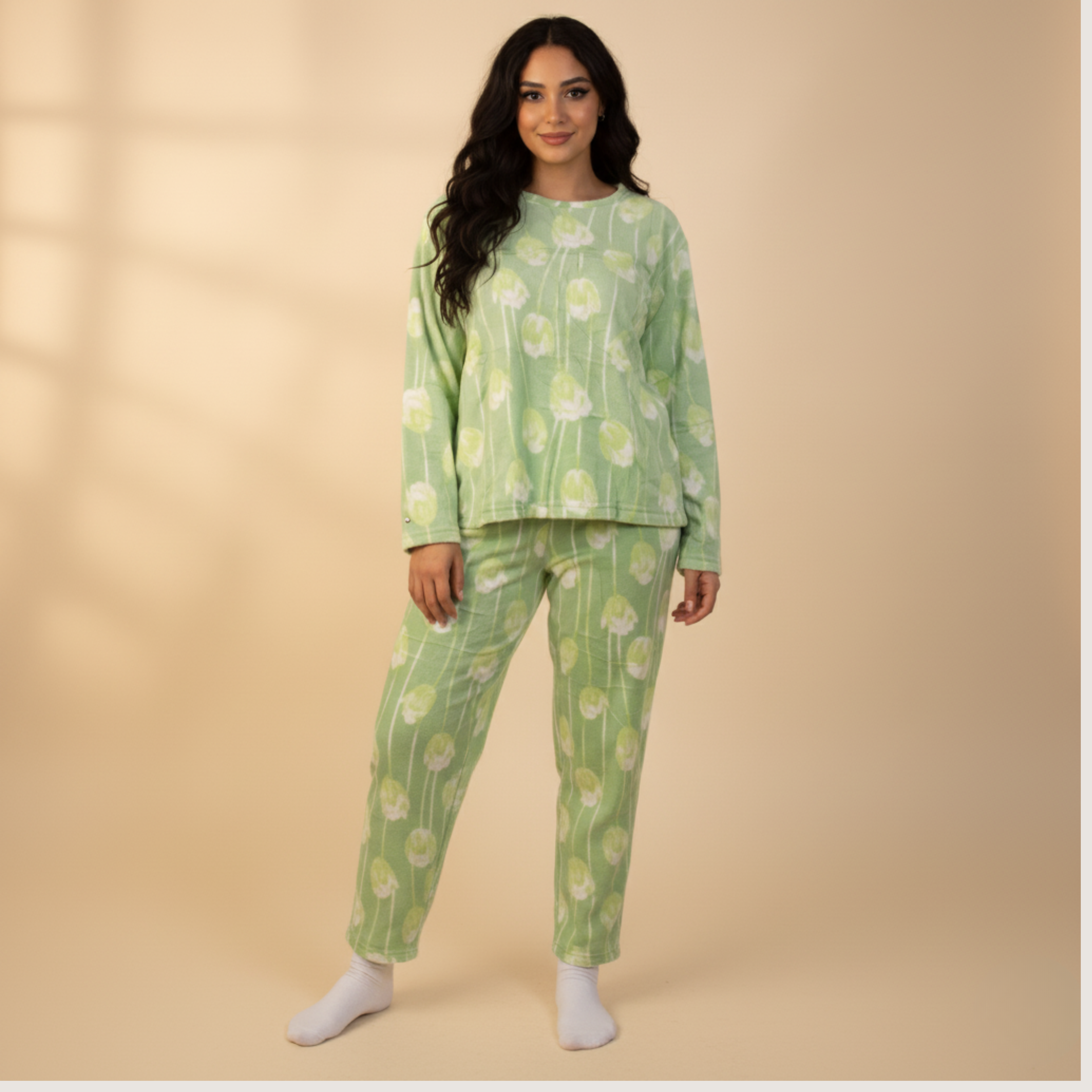 بيجامات قلوب بيضاء نسائية