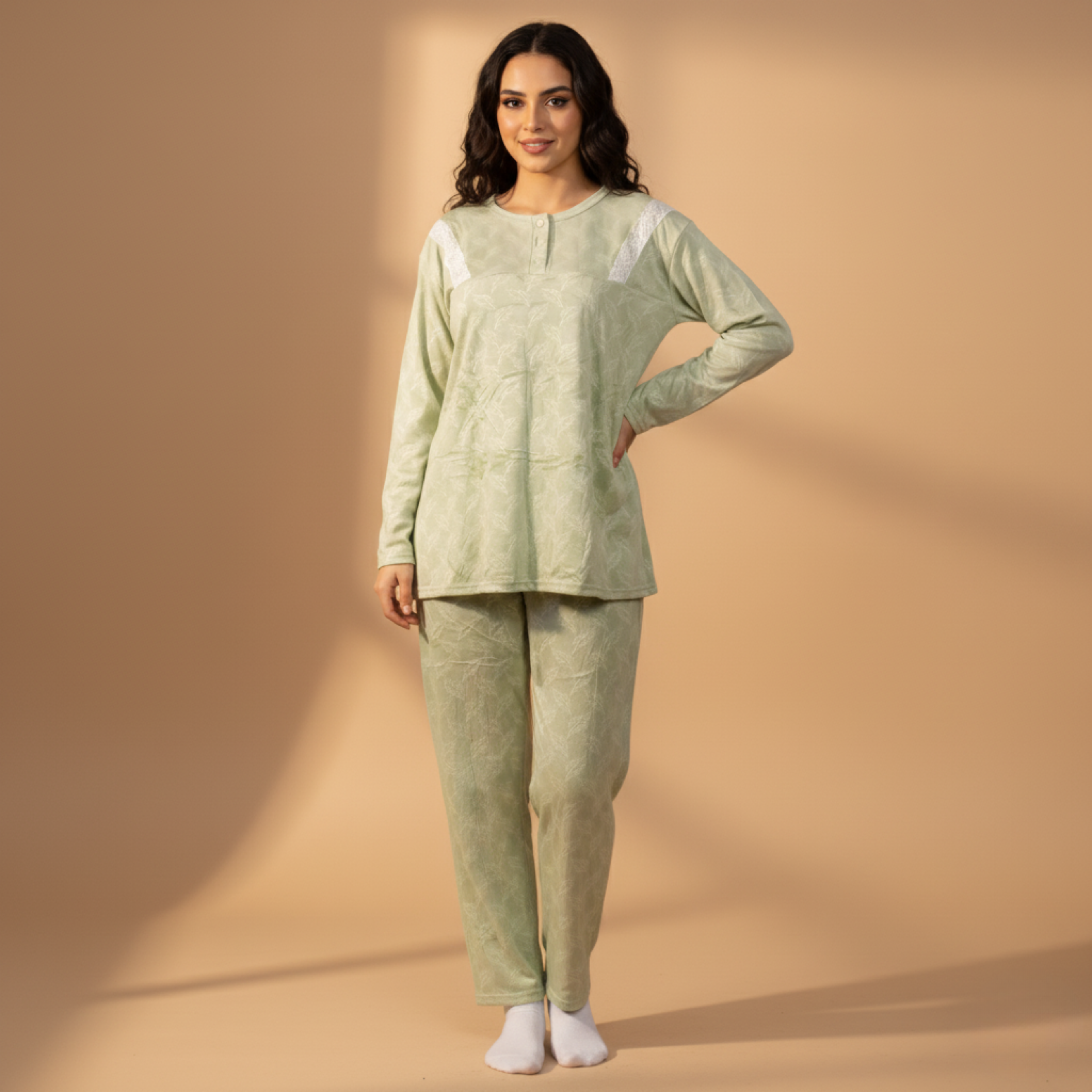 بيجامات قلوب بيضاء نسائية