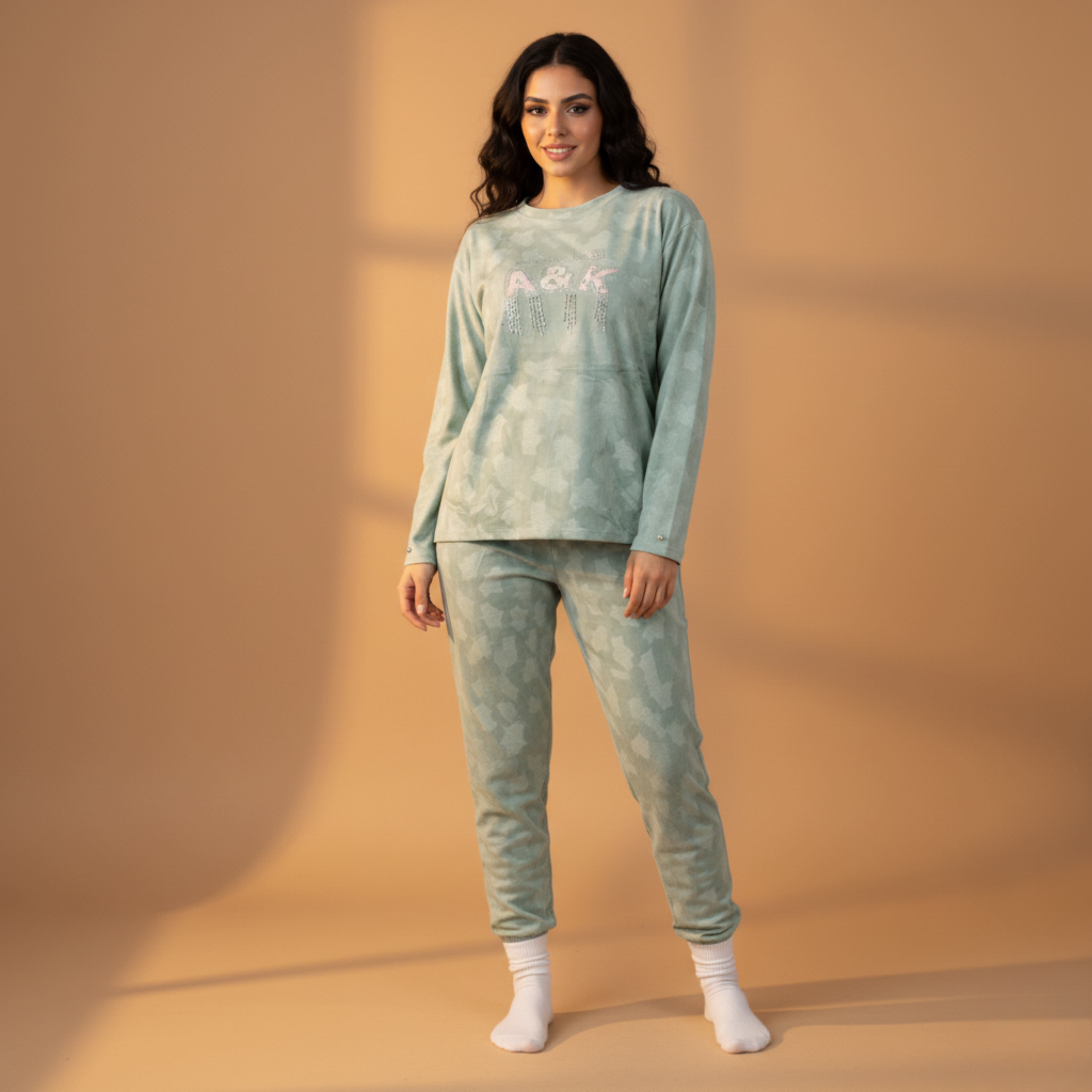 بيجامات قلوب بيضاء نسائية