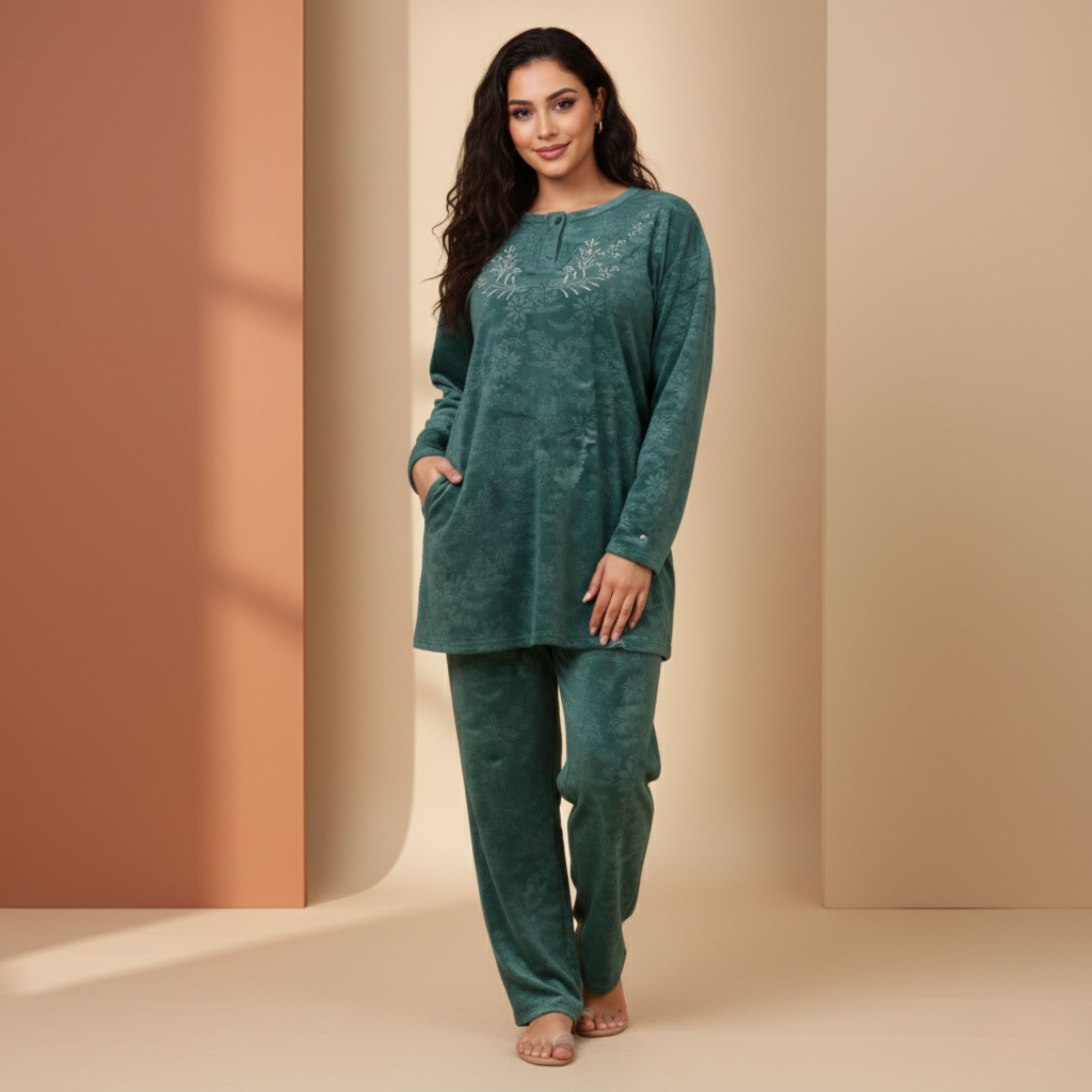 بيجامات قلوب بيضاء نسائية