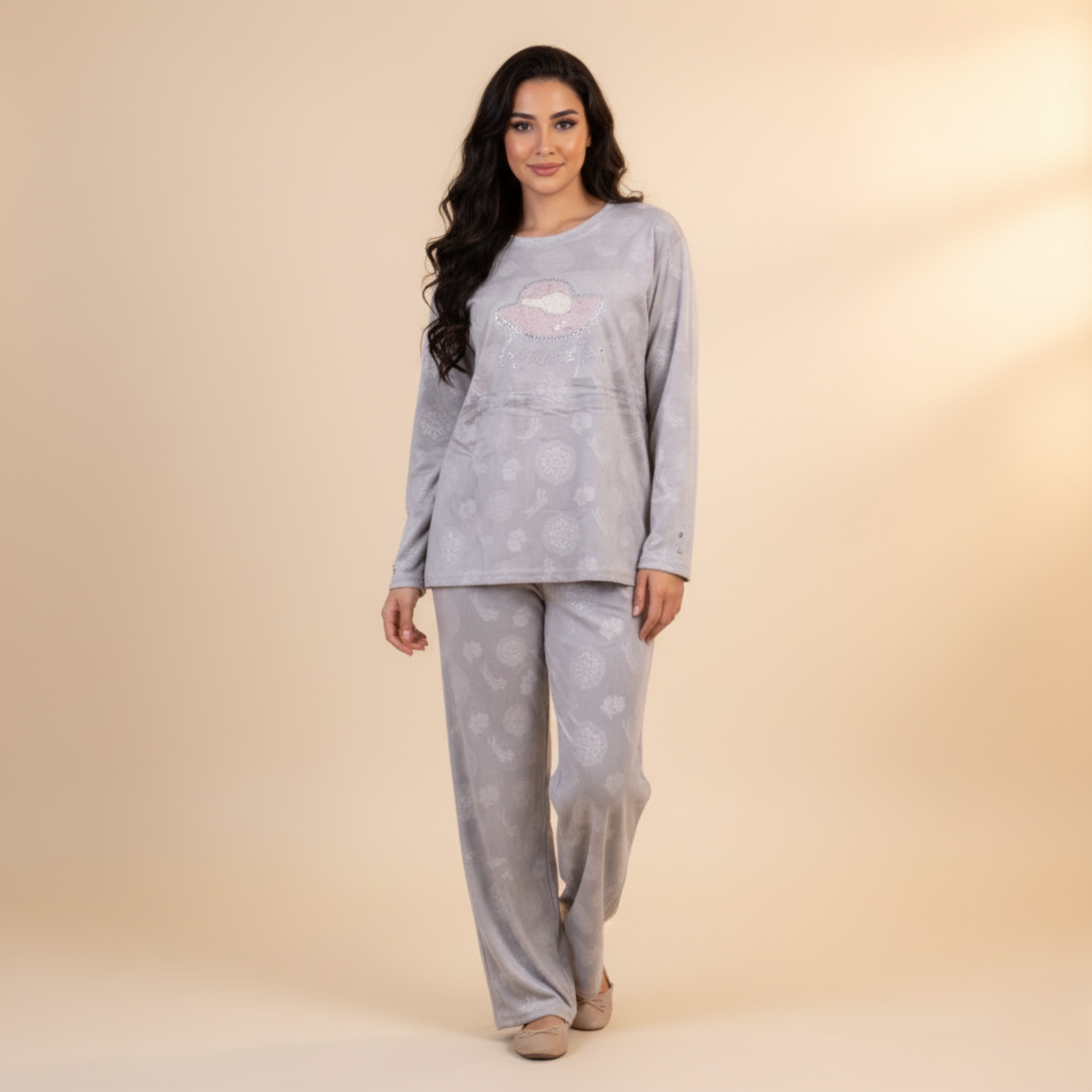 بيجامات قلوب بيضاء نسائية