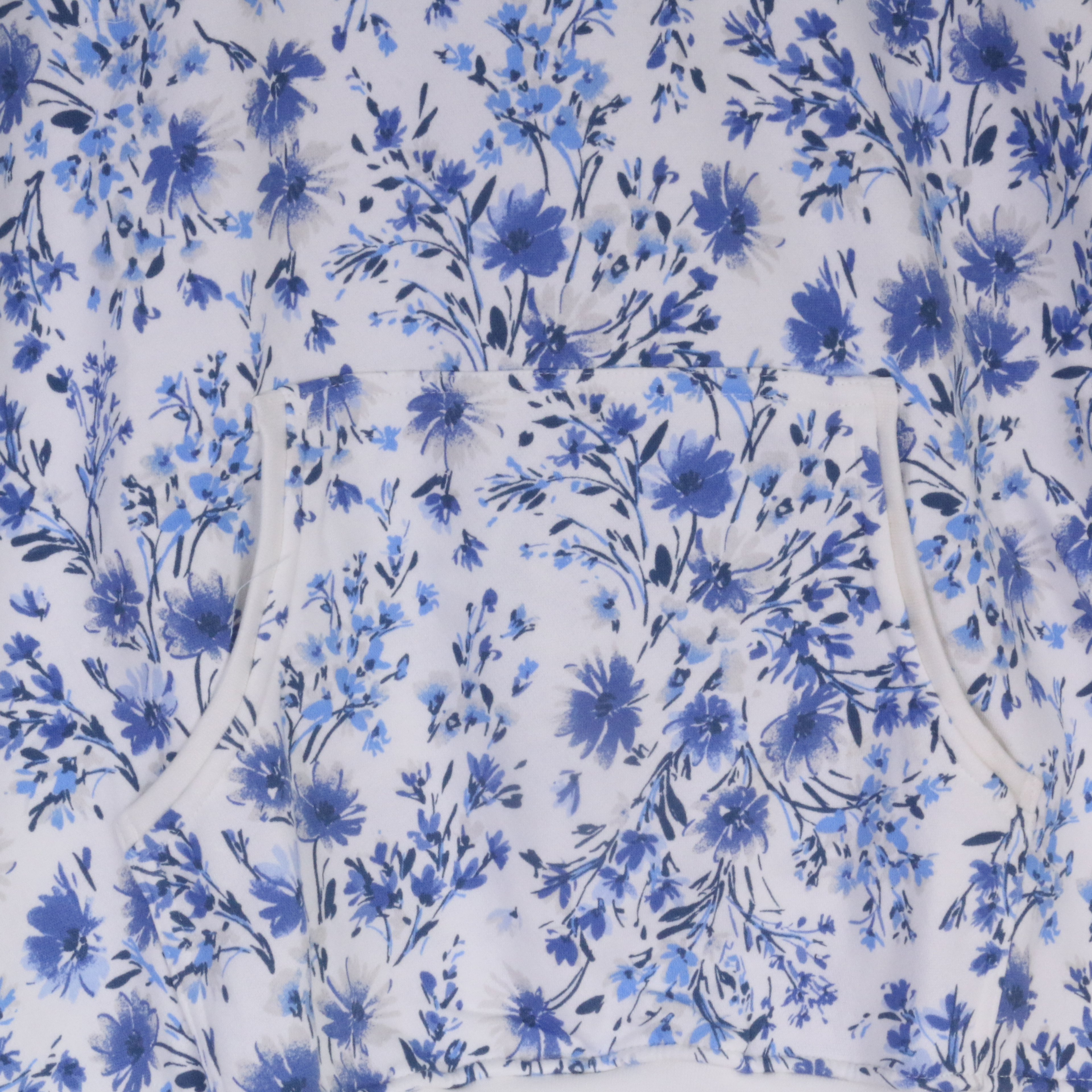 بيجامات قلوب بيضاء نسائية