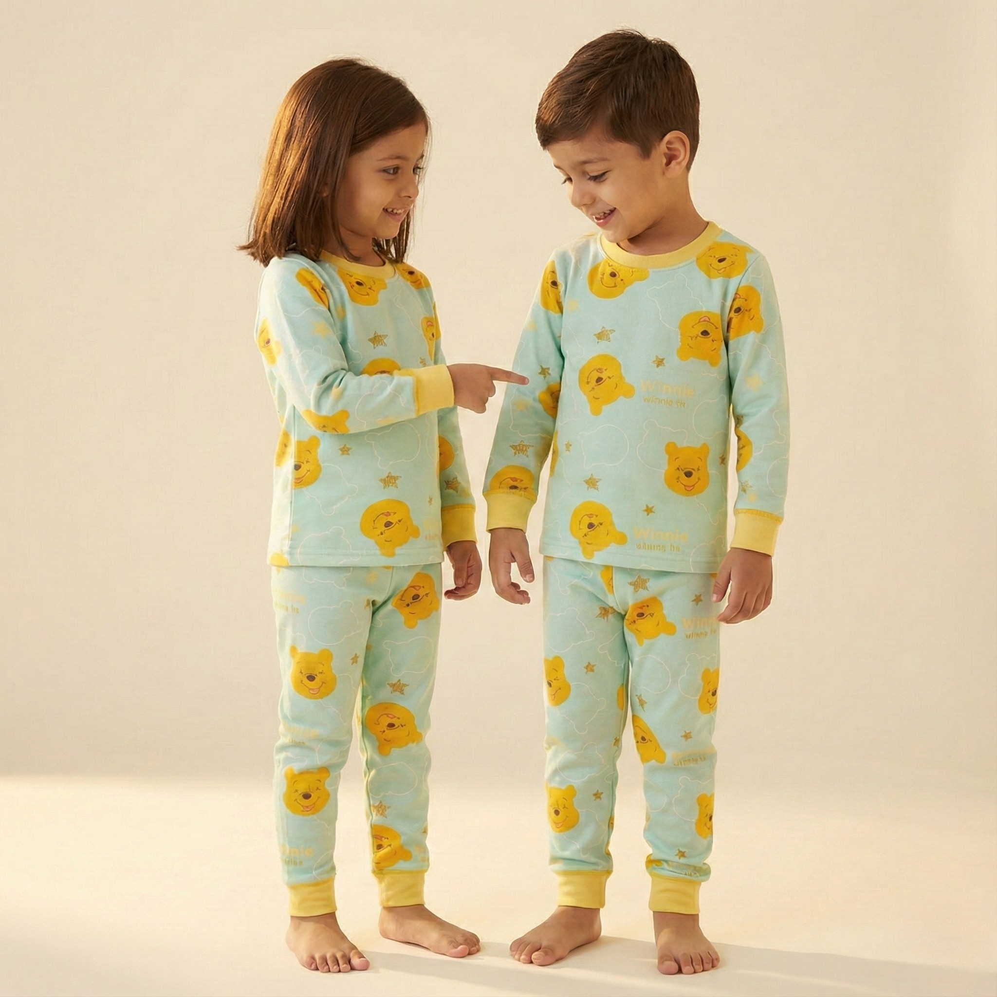 بيجاما حرارية بأكمام طويلة بتصميم ويني الدبدوب (للجنسين)