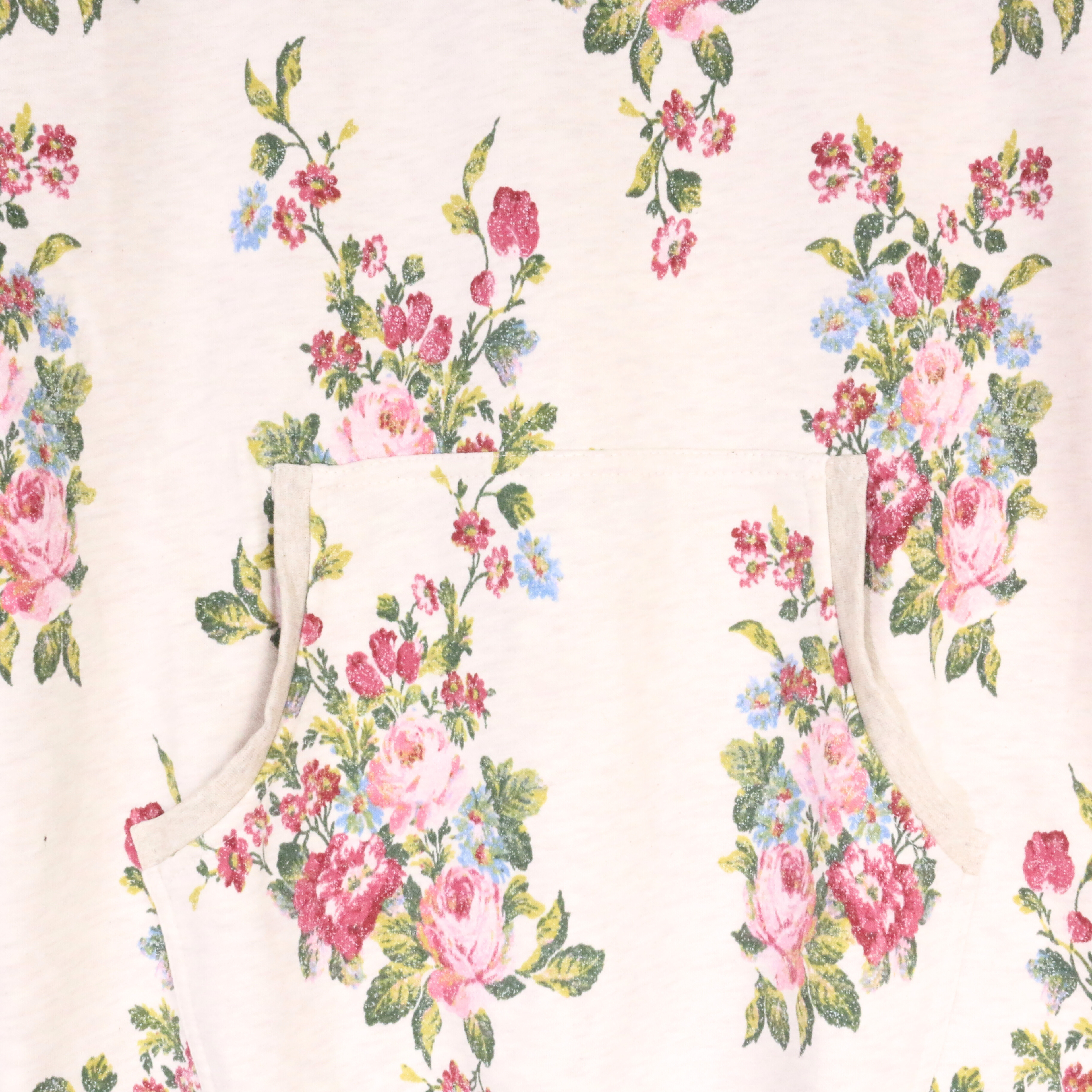 بيجامات قلوب بيضاء نسائية