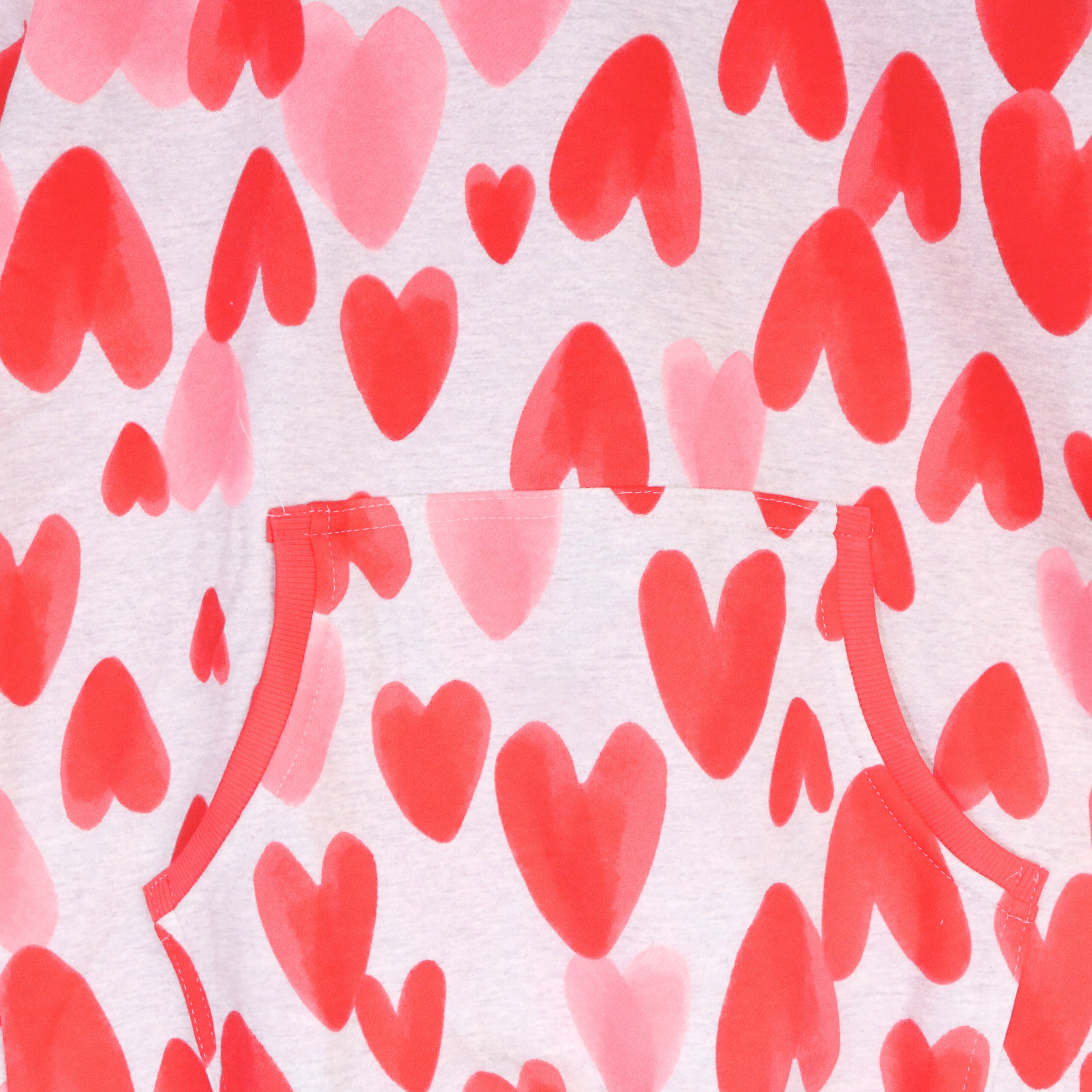 بيجامات قلوب بيضاء نسائية