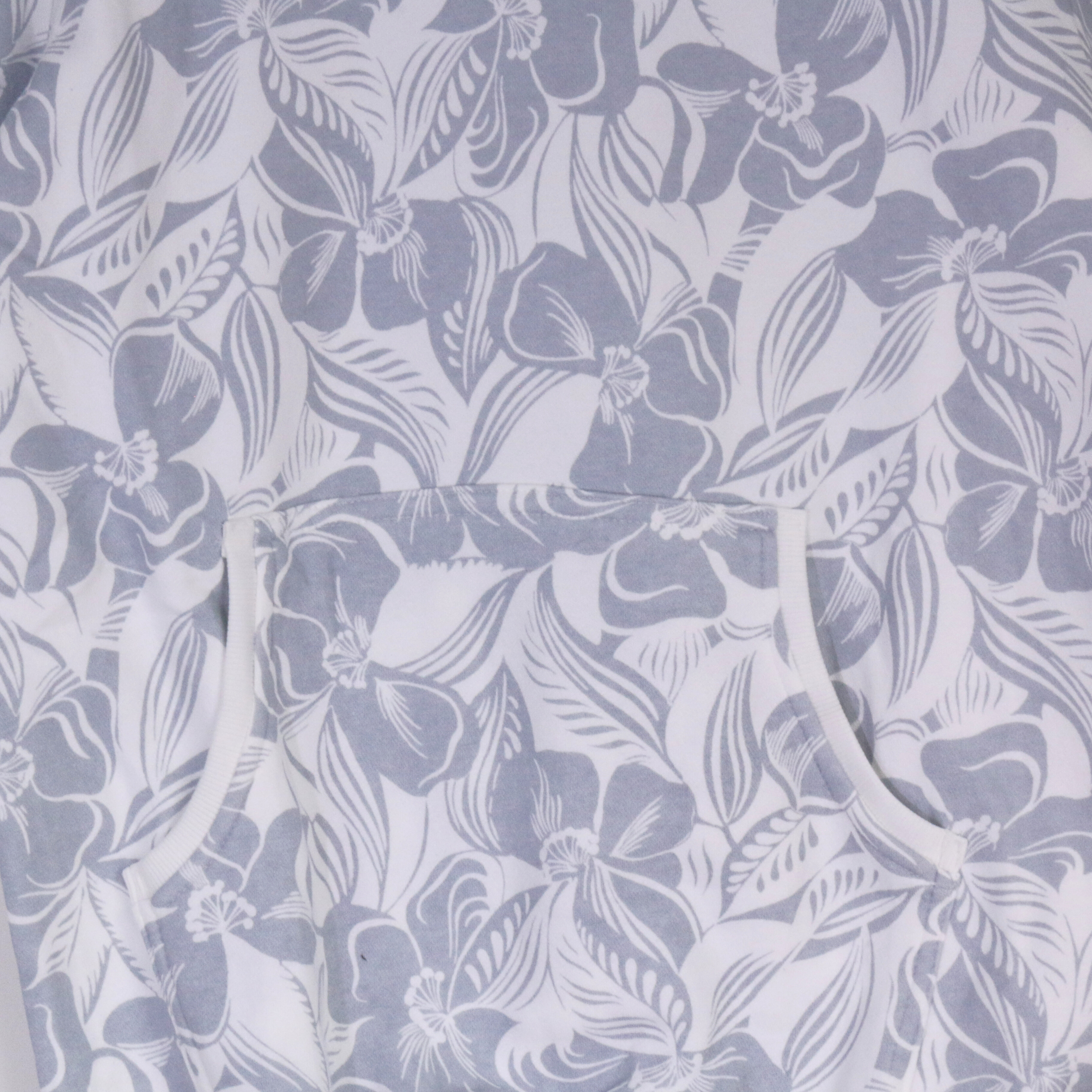 بيجامات قلوب بيضاء نسائية