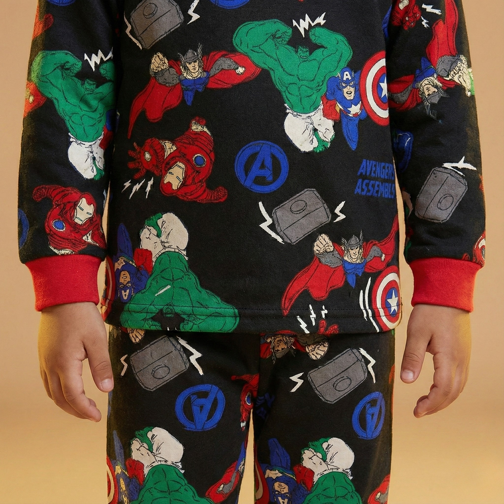 بيجامات سوداء حرارية بأكمام طويلة من مجموعة أفنجرز أسيمبل (للأولاد)