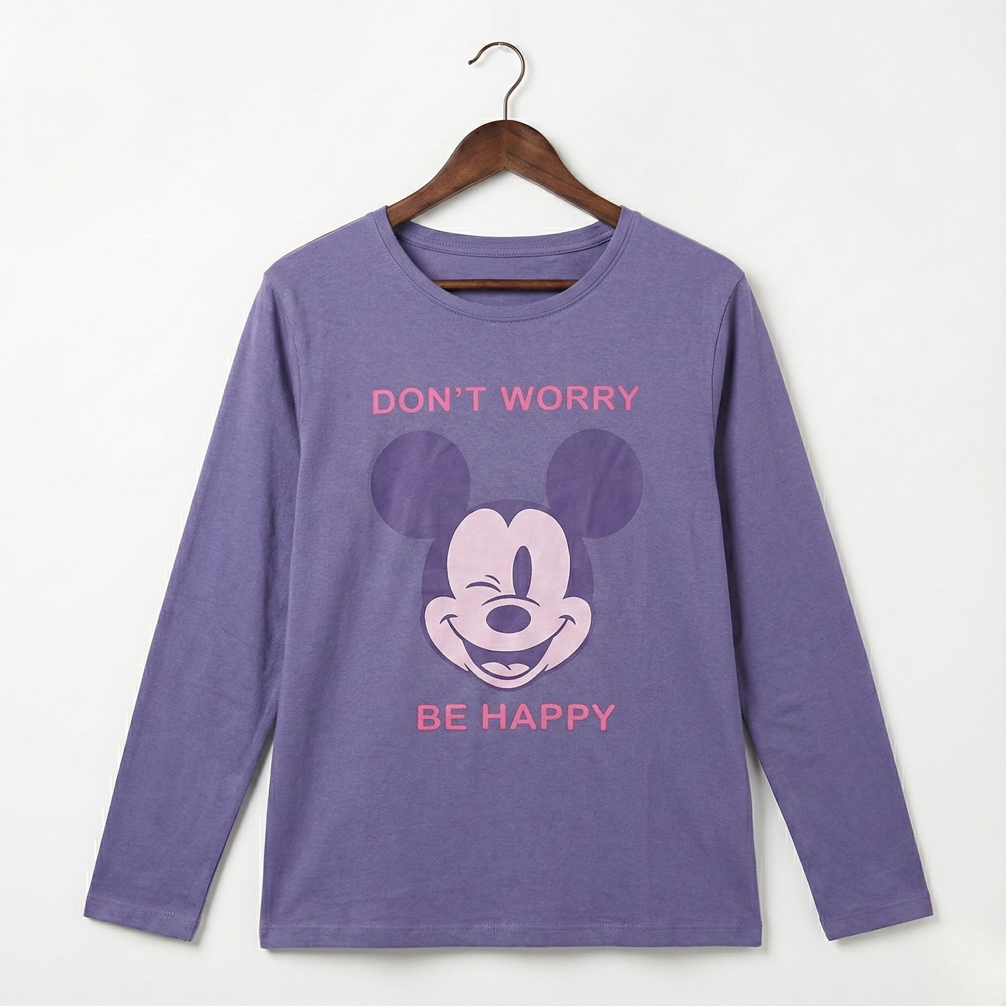 بيجامات قلوب بيضاء نسائية