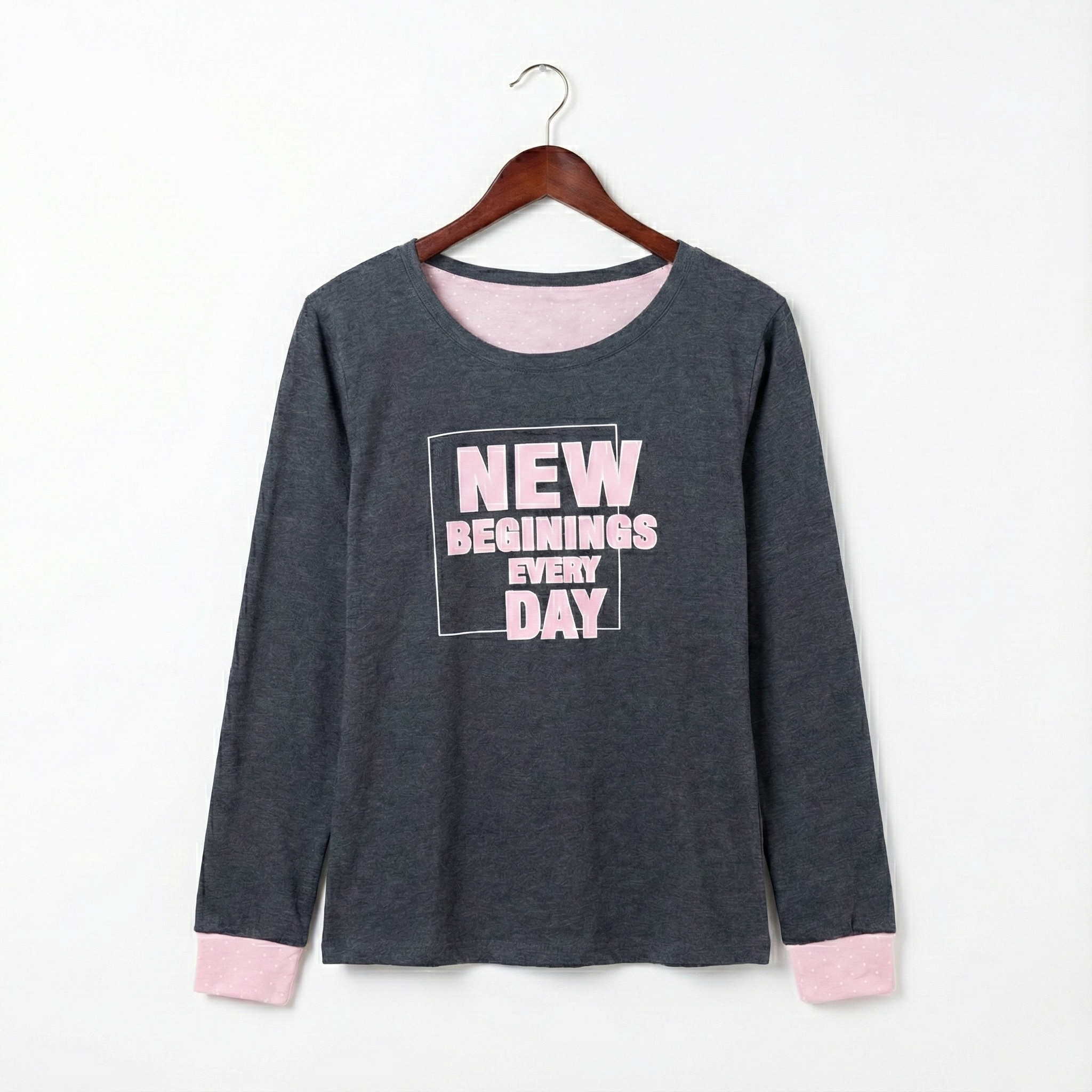 بيجامات قلوب بيضاء نسائية