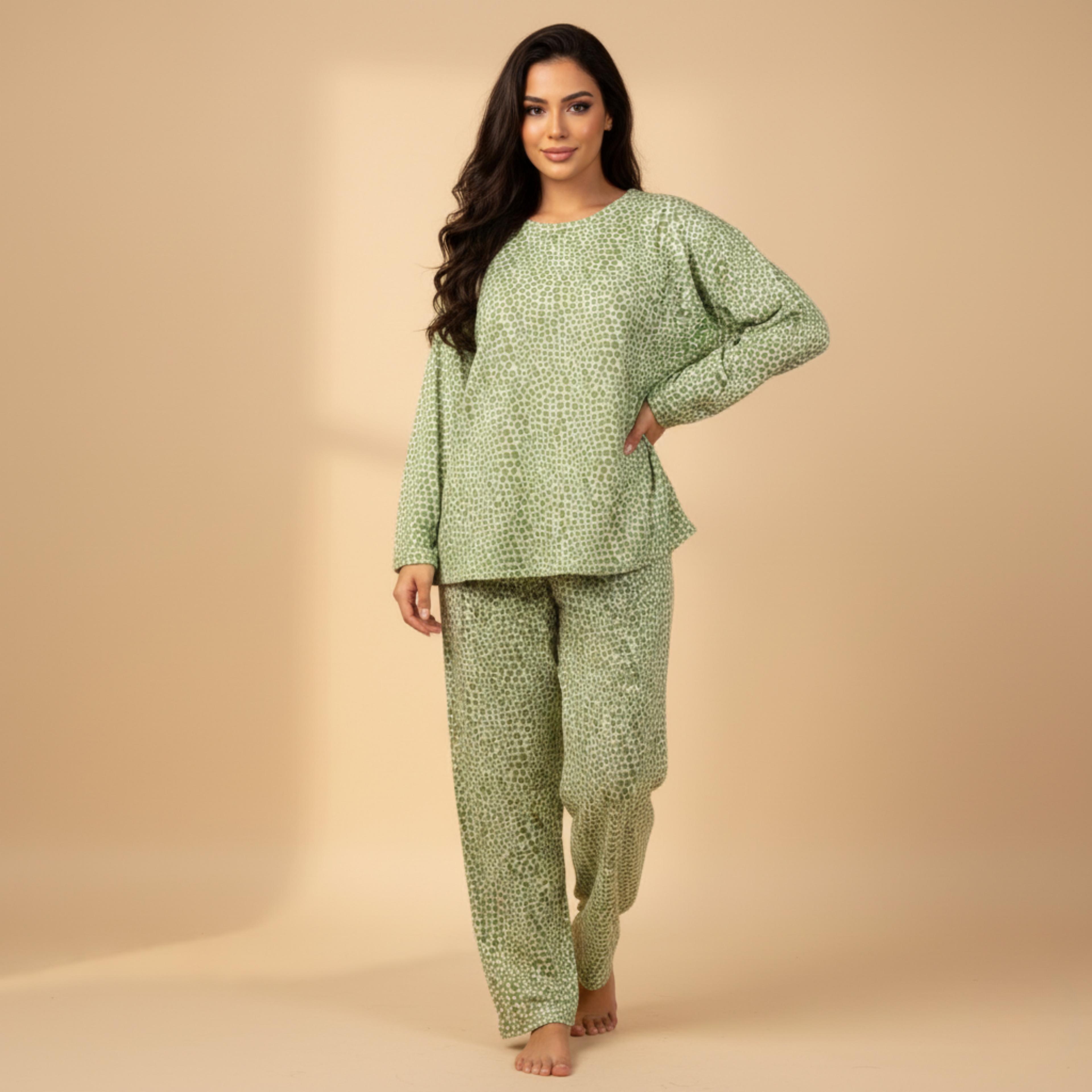 بيجامات قلوب بيضاء نسائية