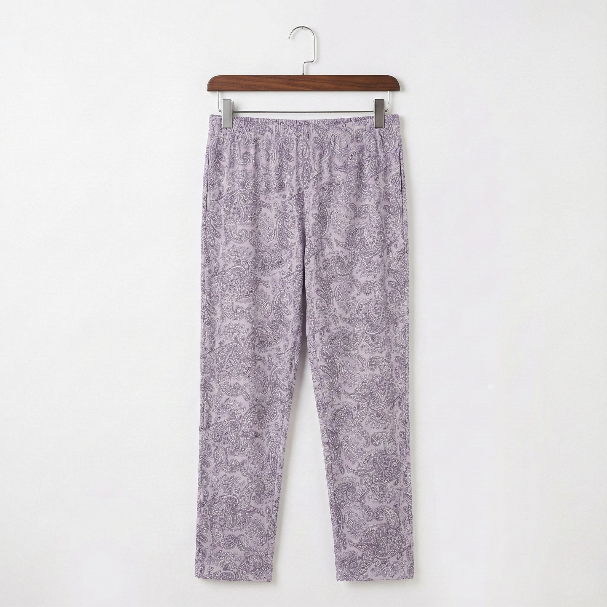 بيجامات قلوب بيضاء نسائية