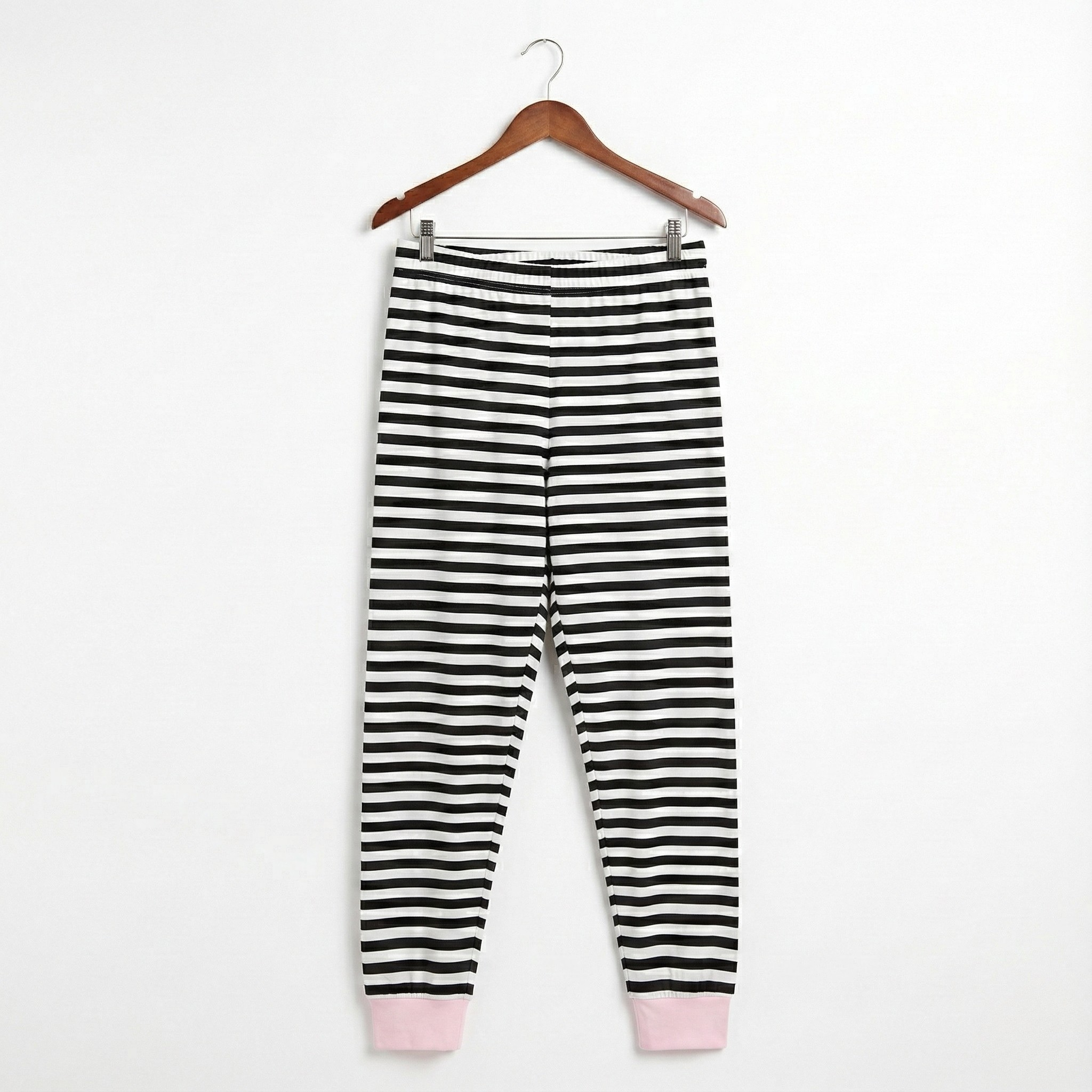 بيجامات قلوب بيضاء نسائية