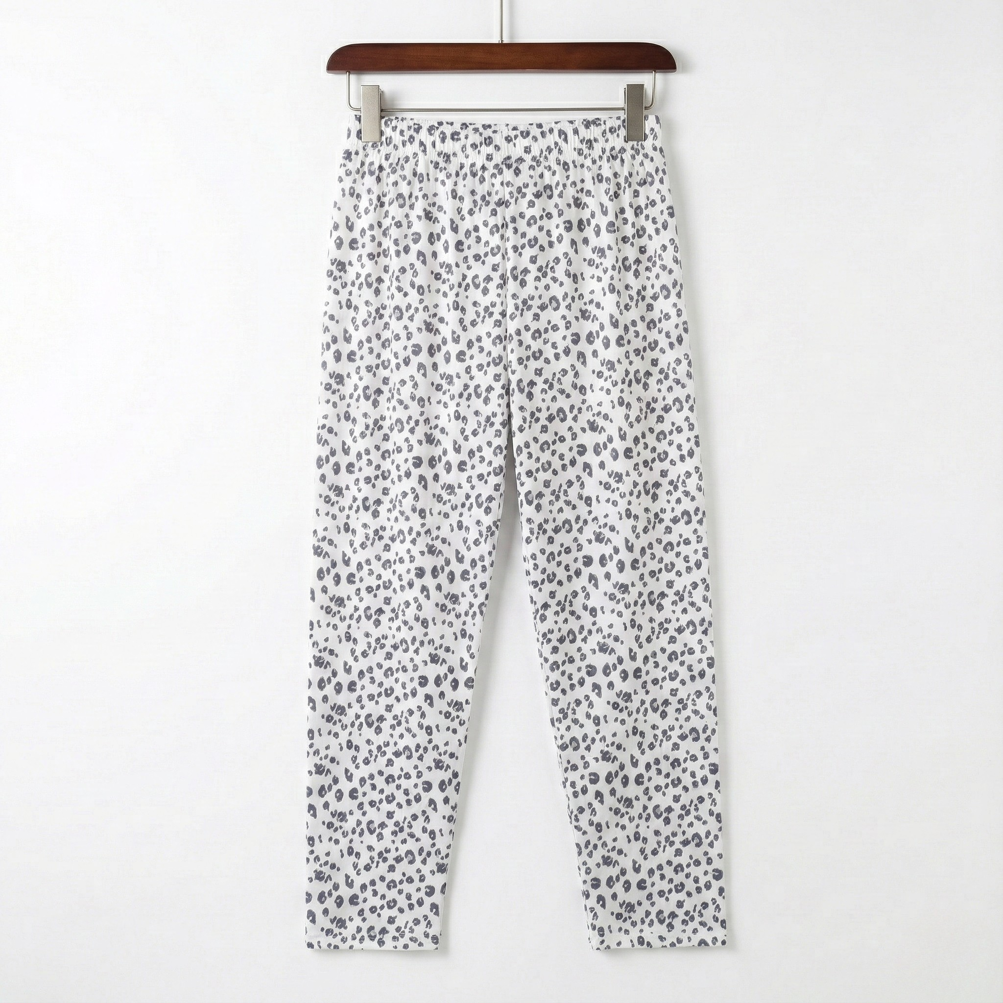 بيجامات قلوب بيضاء نسائية