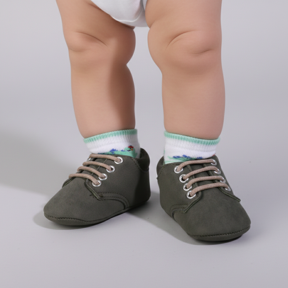 BOYS BABY SHOES WITH SOCKS 33