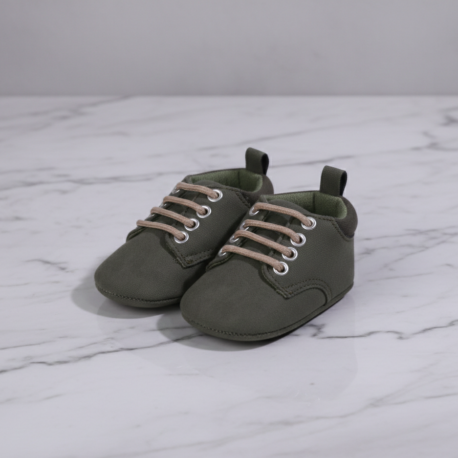 BOYS BABY SHOES WITH SOCKS 33