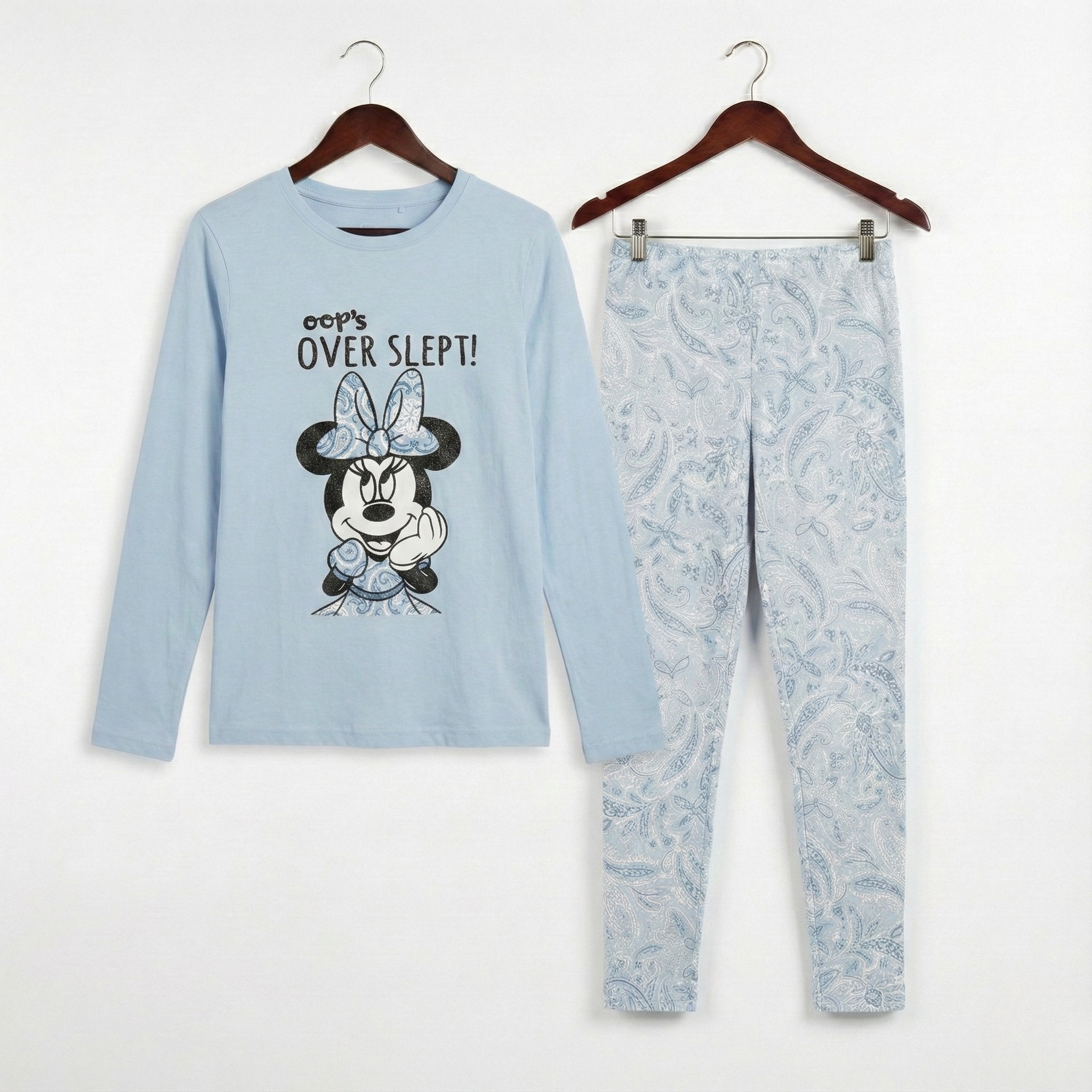 بيجامات قلوب بيضاء نسائية