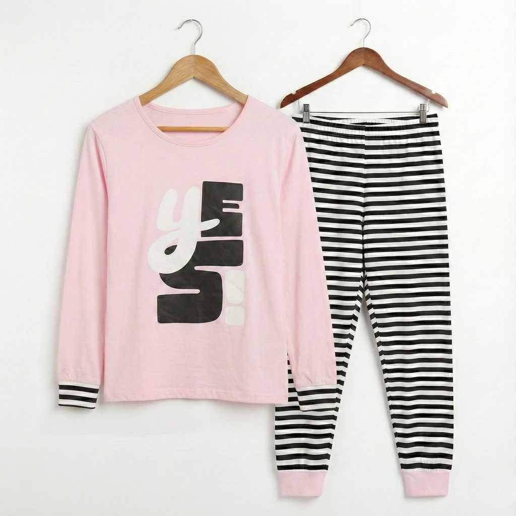 بيجامات قلوب بيضاء نسائية